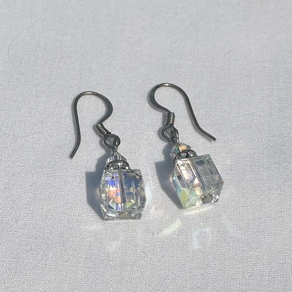 5 DAINTY EARRINGS - Picture 4 of 6